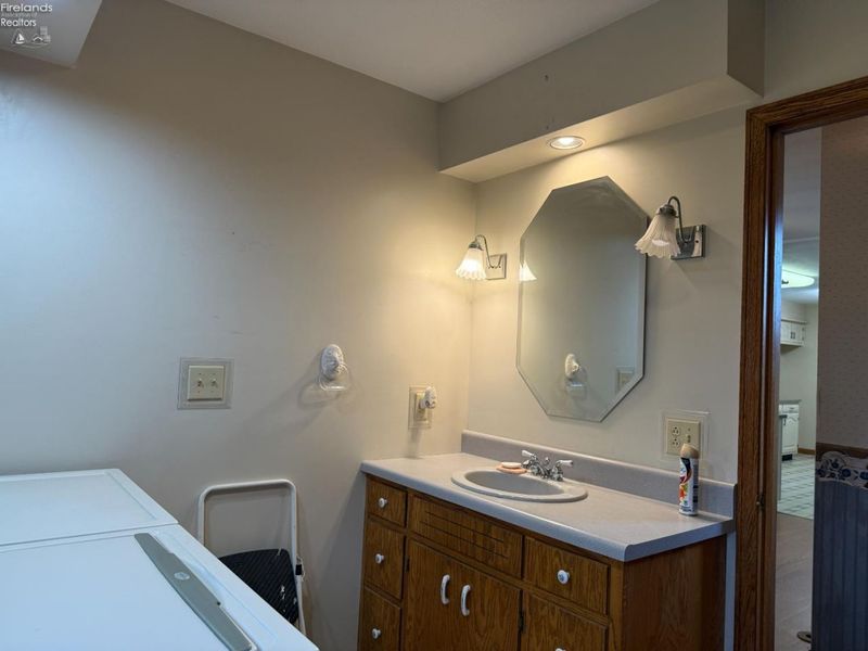 918 Birdseye Boulevard, Fremont, OH 43420 Photo 21