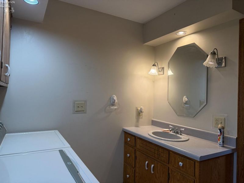 918 Birdseye Boulevard, Fremont, OH 43420 Photo 22