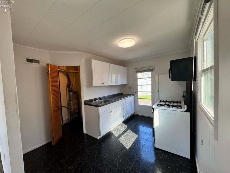 3313 W Monroe Street, Sandusky, OH 44870 Photo 14