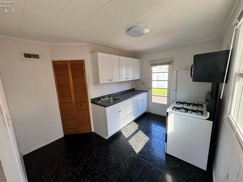 3313 W Monroe Street, Sandusky, OH 44870 Photo 19