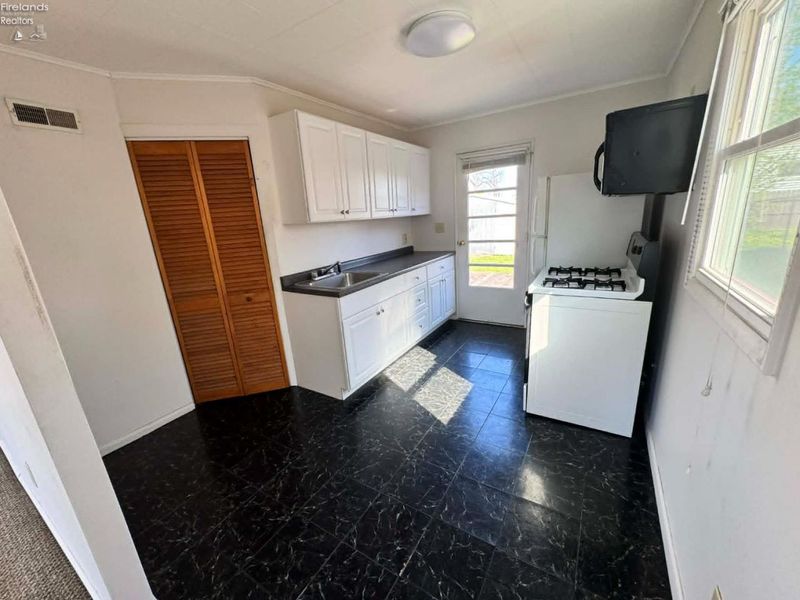 3313 W Monroe Street, Sandusky, OH 44870 Photo 21