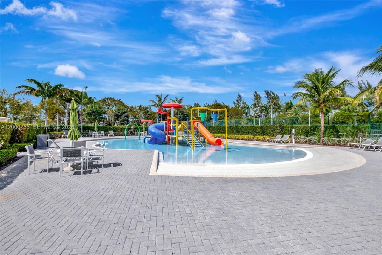10467 NW 82nd St , Unit 11, Doral, FL 33178 Photo