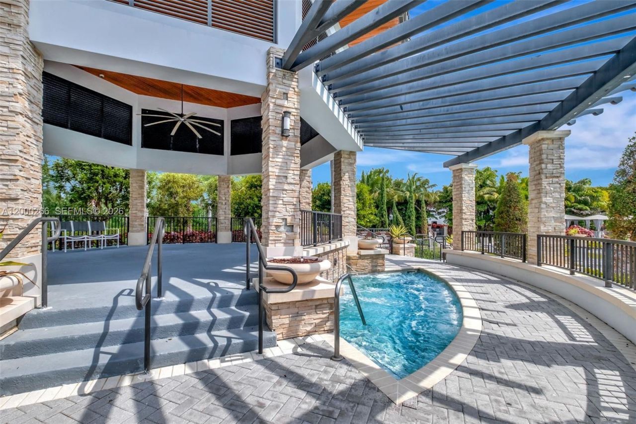 10467 NW 82nd St , Unit 11, Doral, FL 33178 Photo