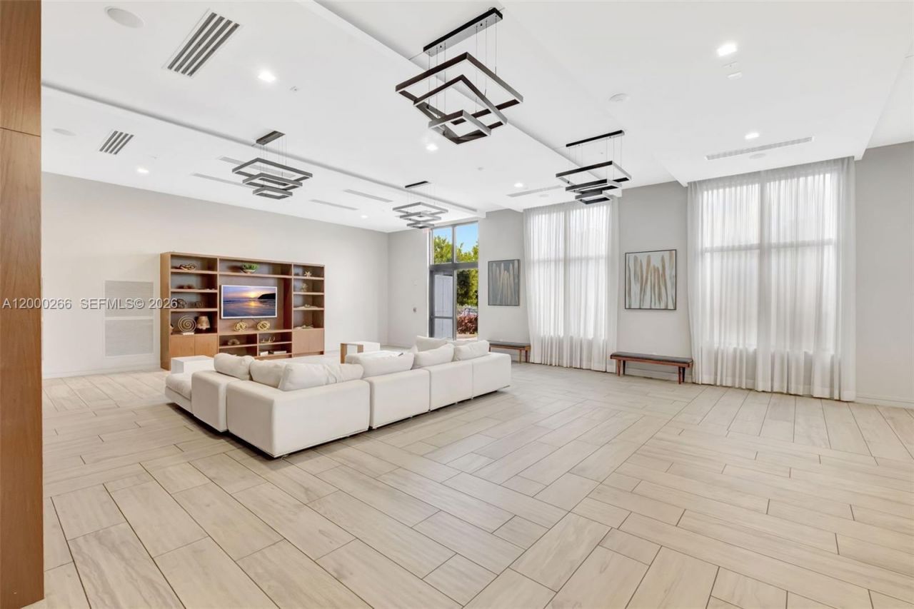10467 NW 82nd St , Unit 11, Doral, FL 33178 Photo