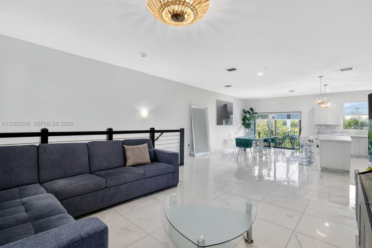 10467 NW 82nd St , Unit 11, Doral, FL 33178 Photo