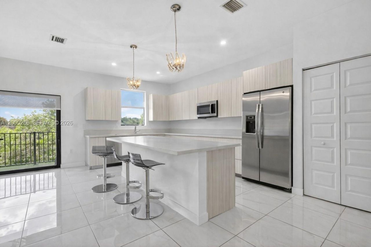 10467 NW 82nd St , Unit 11, Doral, FL 33178 Photo