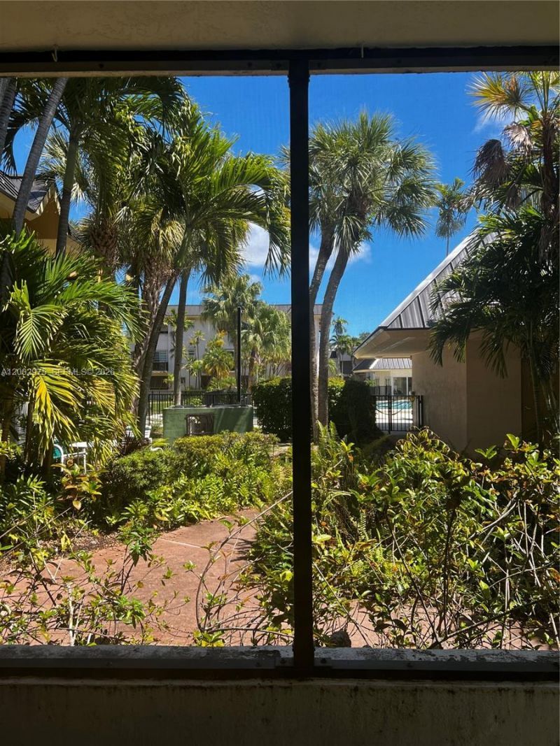 9350 SW 77th Ave , Unit G1, Miami, FL 33156 Photo