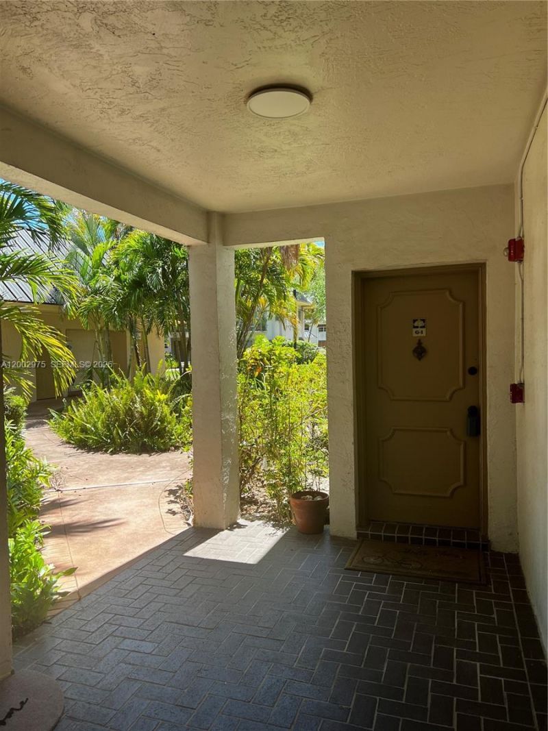 9350 SW 77th Ave, Unit G1, Miami, FL 33156 Photo
