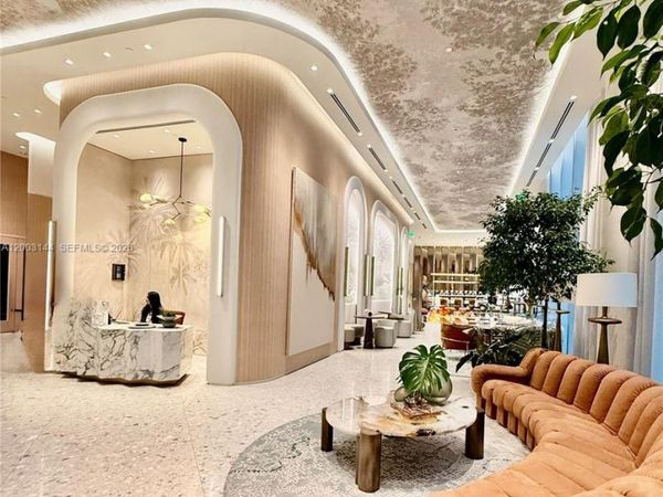 77 SE 5th st, Unit 2305, Miami, FL 33131