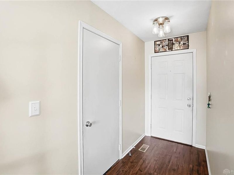 251 Fields Drive, Xenia, OH 45385 Photo 2