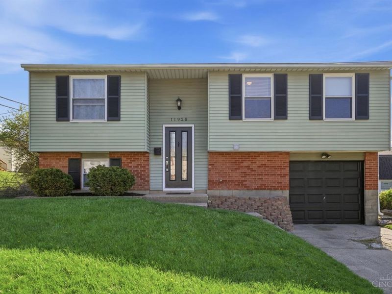 11920 Hitchcock Drive, Cincinnati, OH 45240 Photo 1