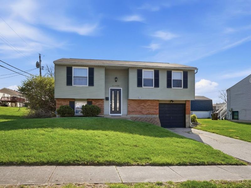 11920 Hitchcock Drive, Cincinnati, OH 45240 Photo 2
