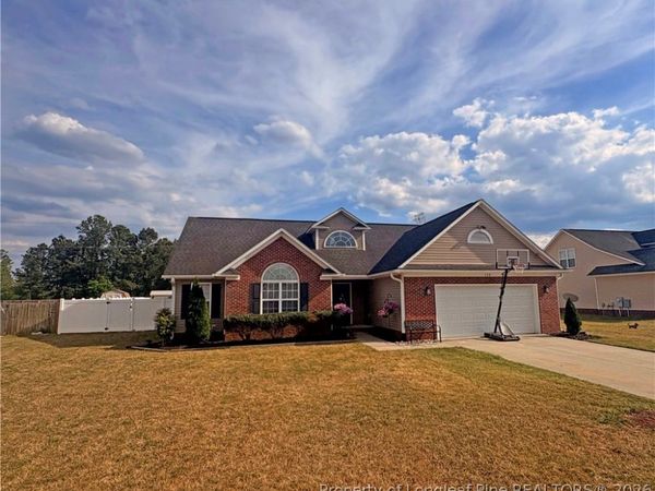 175 Sandspur Court , Raeford, NC 28376