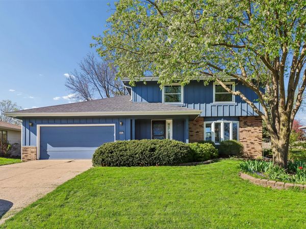 822 SE Uehlamar Drive SE, Ankeny, IA 50021