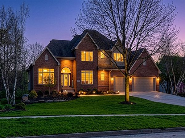 9105 NW 73rd Street, Johnston, IA 50131