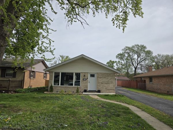 6024 Birmingham Street , Chicago Ridge, IL 60415