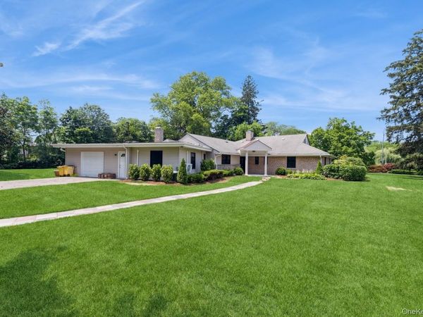 2 Foxwood Road , Kings Point, NY 11024