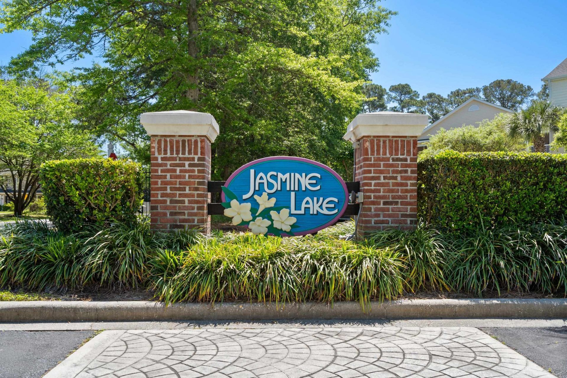 631 Woodmoor Dr. Photo 43