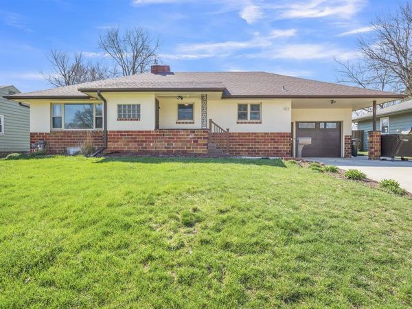 215 N 14th Street, Estherville, IA 51334