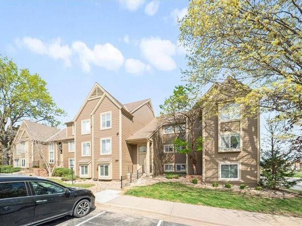 11110 Nieman #101 Road, Overland Park, KS 66210