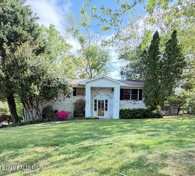 306 Sherwood Drive, Maryville, TN 37801 Main Photo