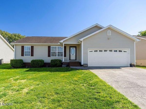 7527 Silveredge Rd, Knoxville, TN 37918