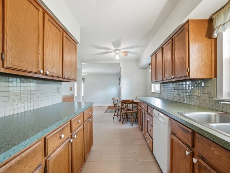 2318 Rodger Road , Obetz, OH 43207 Photo 10