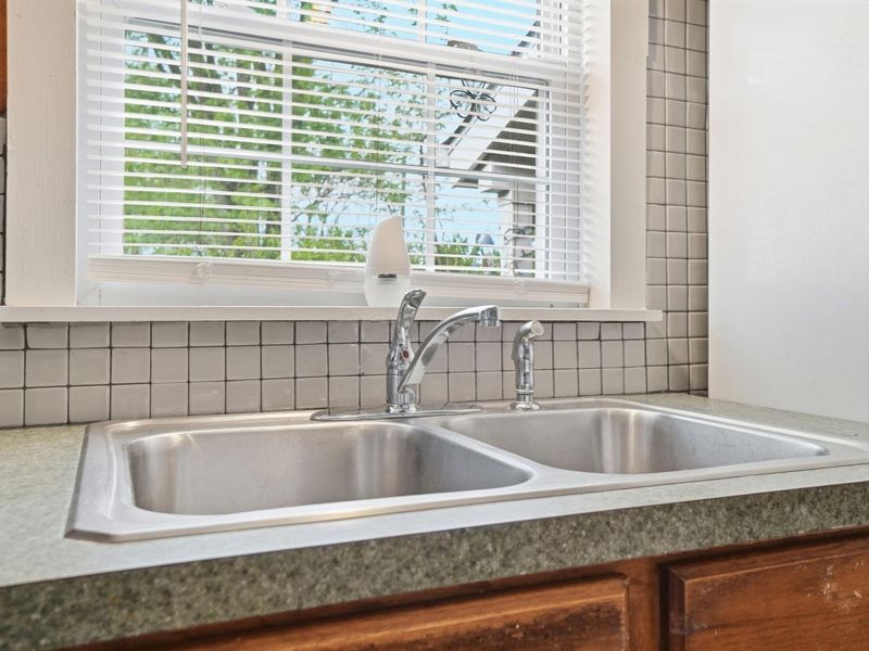 2318 Rodger Road , Obetz, OH 43207 Photo 11