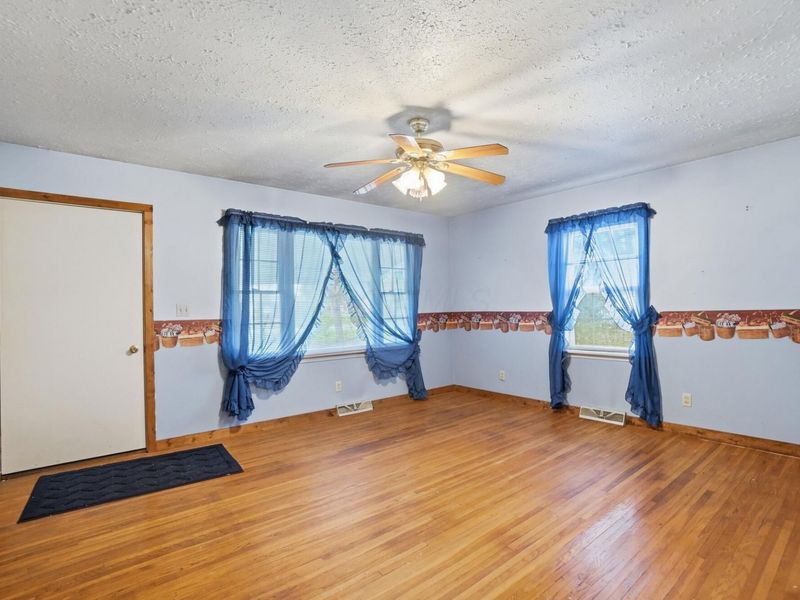 2318 Rodger Road , Obetz, OH 43207 Photo 13