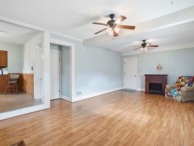 2318 Rodger Road , Obetz, OH 43207 Photo 6