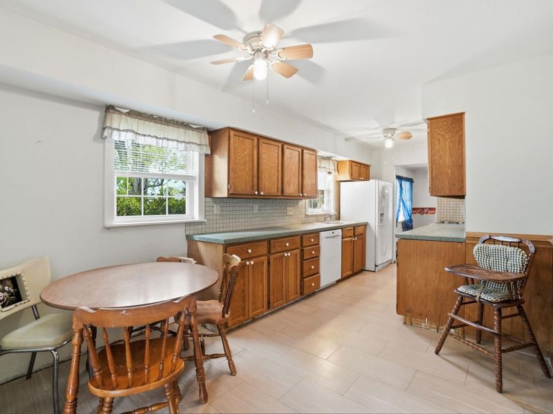 2318 Rodger Road , Obetz, OH 43207 Photo 7