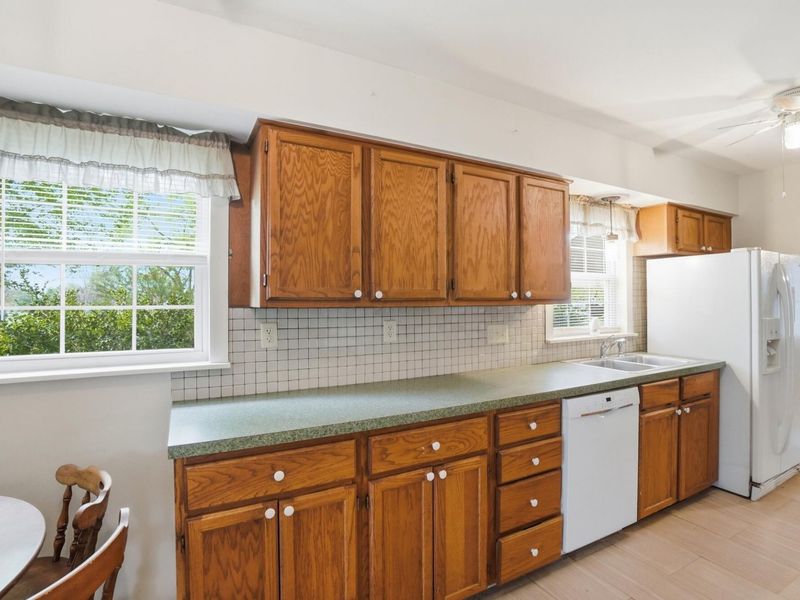 2318 Rodger Road , Obetz, OH 43207 Photo 8