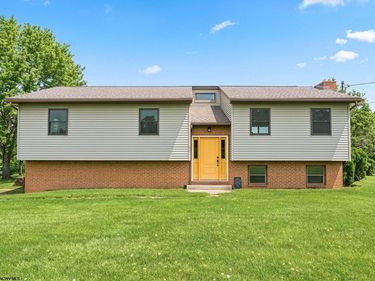 97 Bowlby Hill Road, Morgantown, WV 26501