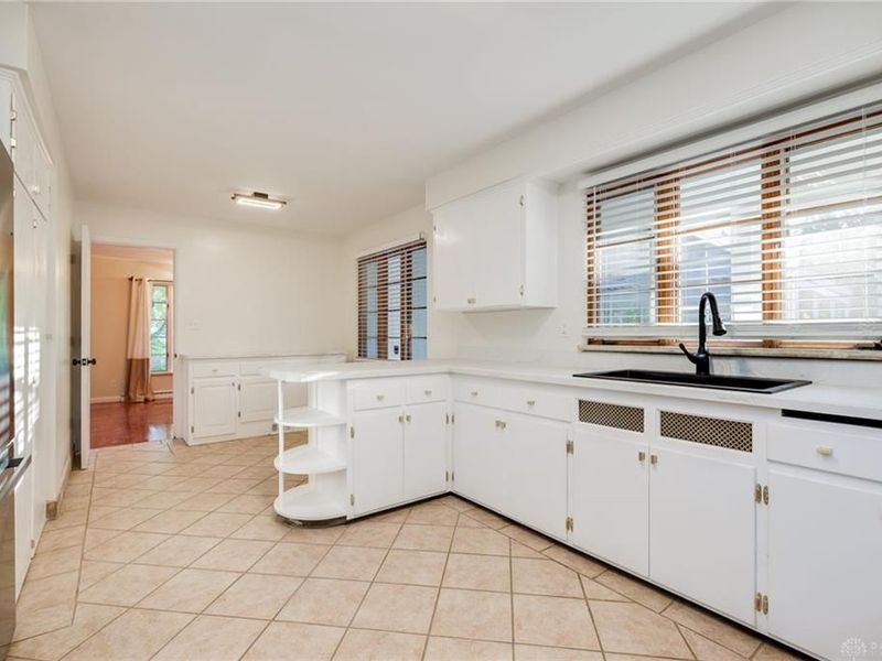 4252 Philadelphia Drive, Dayton, OH 45405 Photo 7