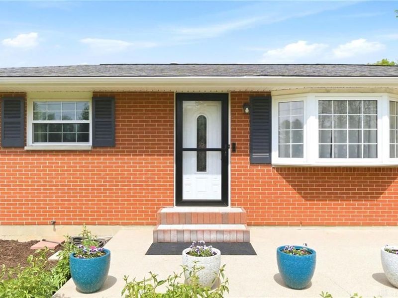 2898 Lantz Road, Beavercreek, OH 45434 Photo 2