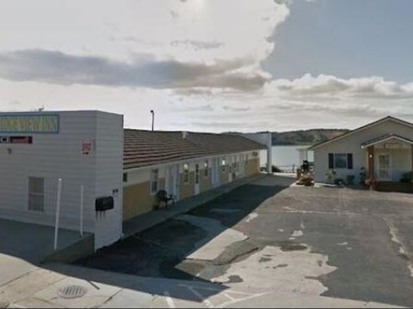 115 N River Street, Chamberlain, SD 57325