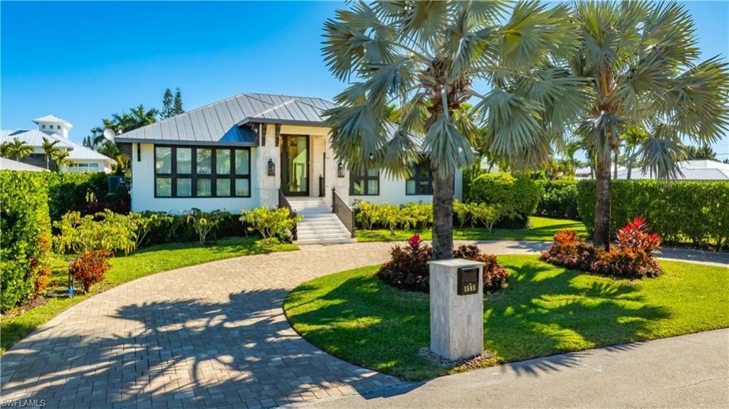 1585 Mullet Ln, Naples, FL 34102 Photo