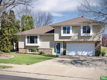706 Joseph Drive , Papillion, NE 68046