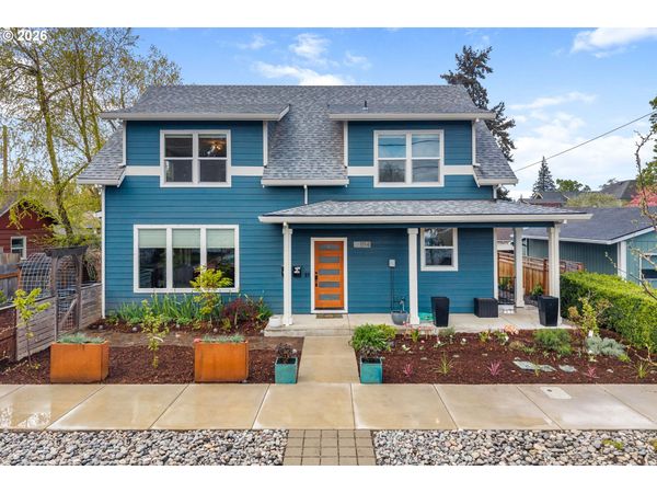 1114 9TH ST, Hood River, OR 97031