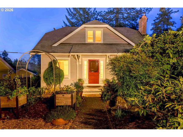 8450 SW 37TH AVE, Portland, OR 97219