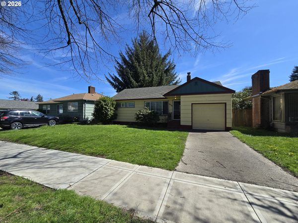 1246 11TH AVE, Longview, WA 98632