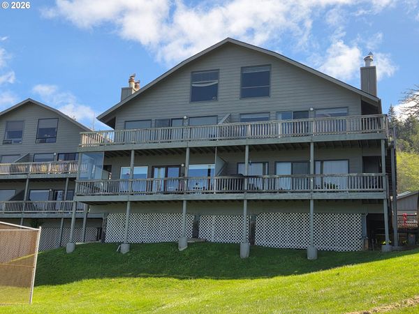 29134 ELLENSBURG AVE, Unit 27, Gold Beach, OR 97444