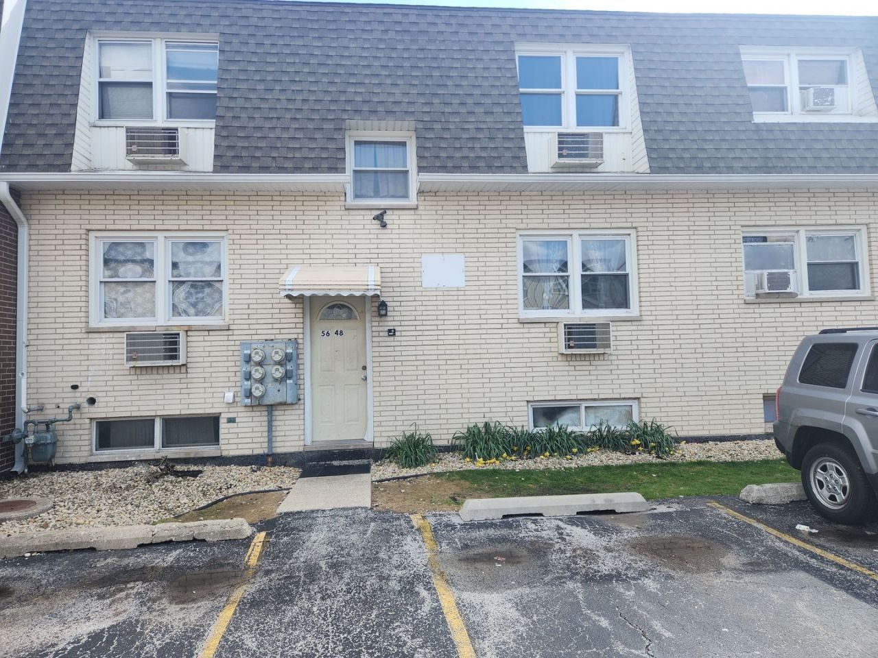 5648 Saint James Court , Oak Lawn, IL 60453