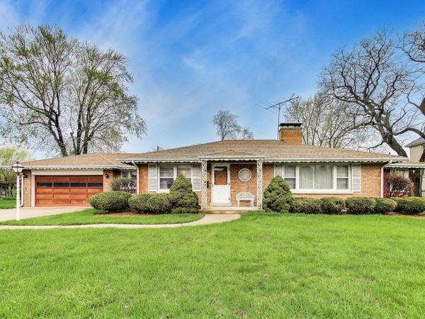 8012 Davis Street, Niles, IL 60714