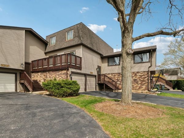 29W388 White Oak Drive , Warrenville, IL 60555