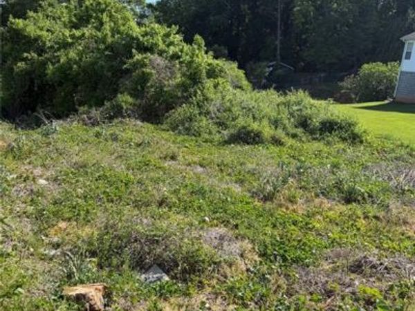 517 Mount Crest Drive , Gainesville, GA 30501