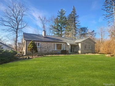 3461 Ravenswood Road, Marysville, MI 48040