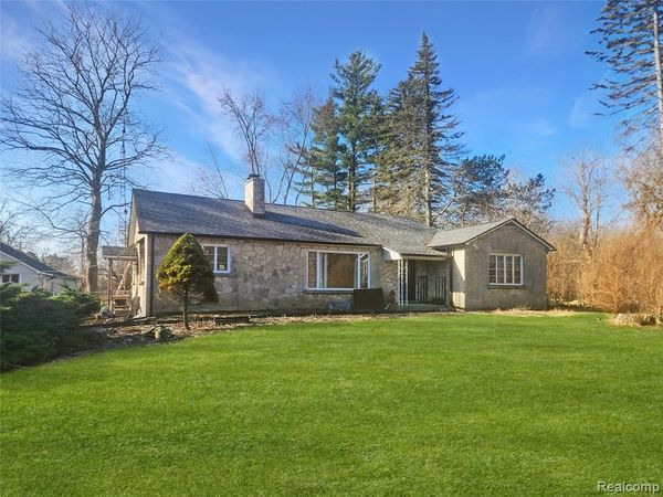 3461 Ravenswood Road, Marysville, MI 48040