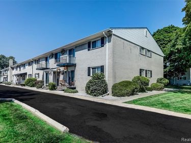 5680 Pardee Avenue, Dearborn Heights, MI 48125