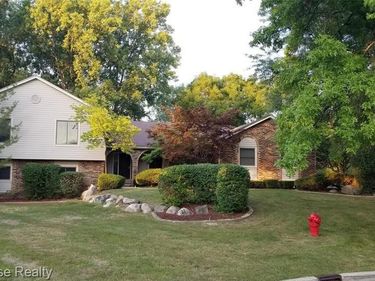 1728 Hiview Court, Bloomfield Hills, MI 48302